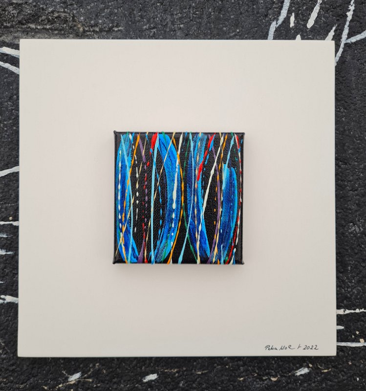 Coloured lines 8 2022, 25x25, Acryl-Lack auf LW, € 110